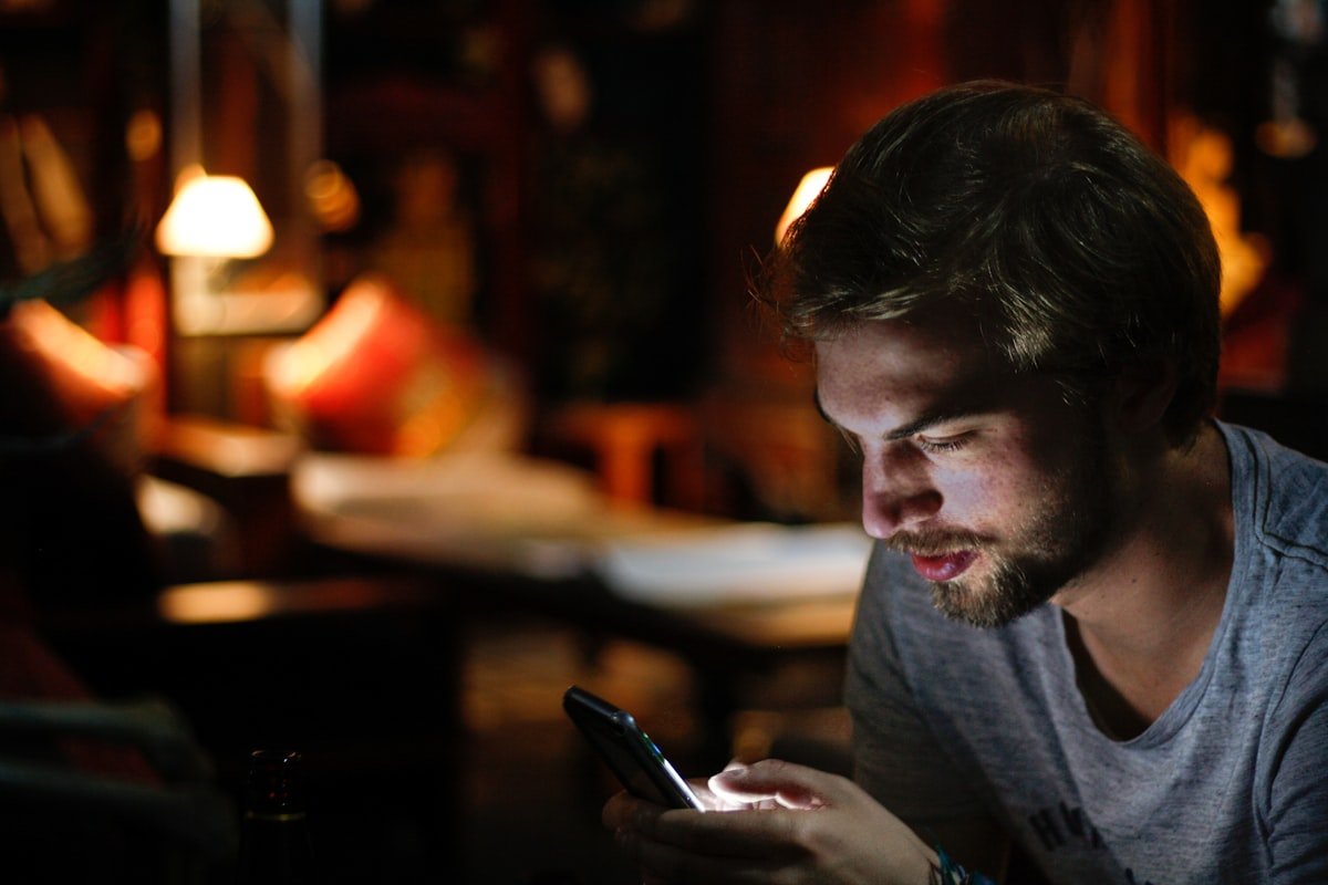 Steeds meer Nederlandse mannen daten een AI-chatbot